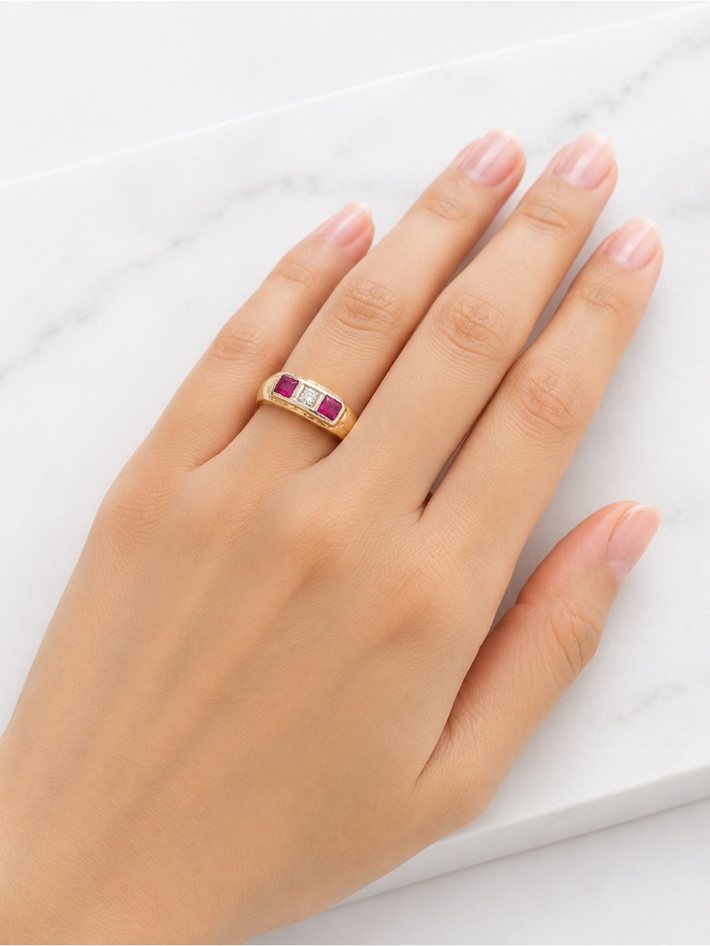 Vintage 14K Gold Ruby and Diamond Ring Three Stone Ring Estate 0.15ct Size 6 - Picture 6 of 9